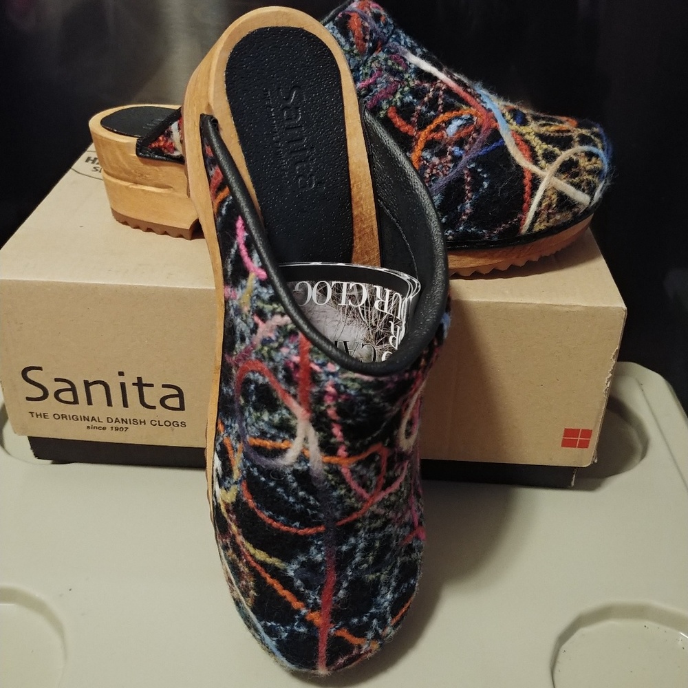 New Sanita Swirled Yarn Clog With Wooden Bottom